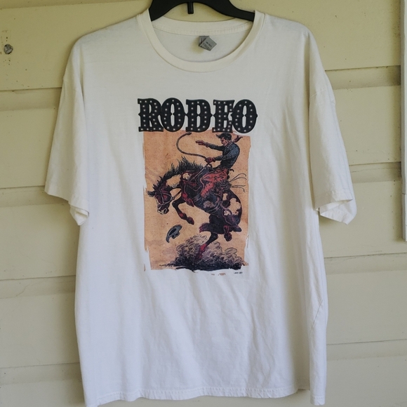 Tops - Rodeo print design on t-shirt size XL
